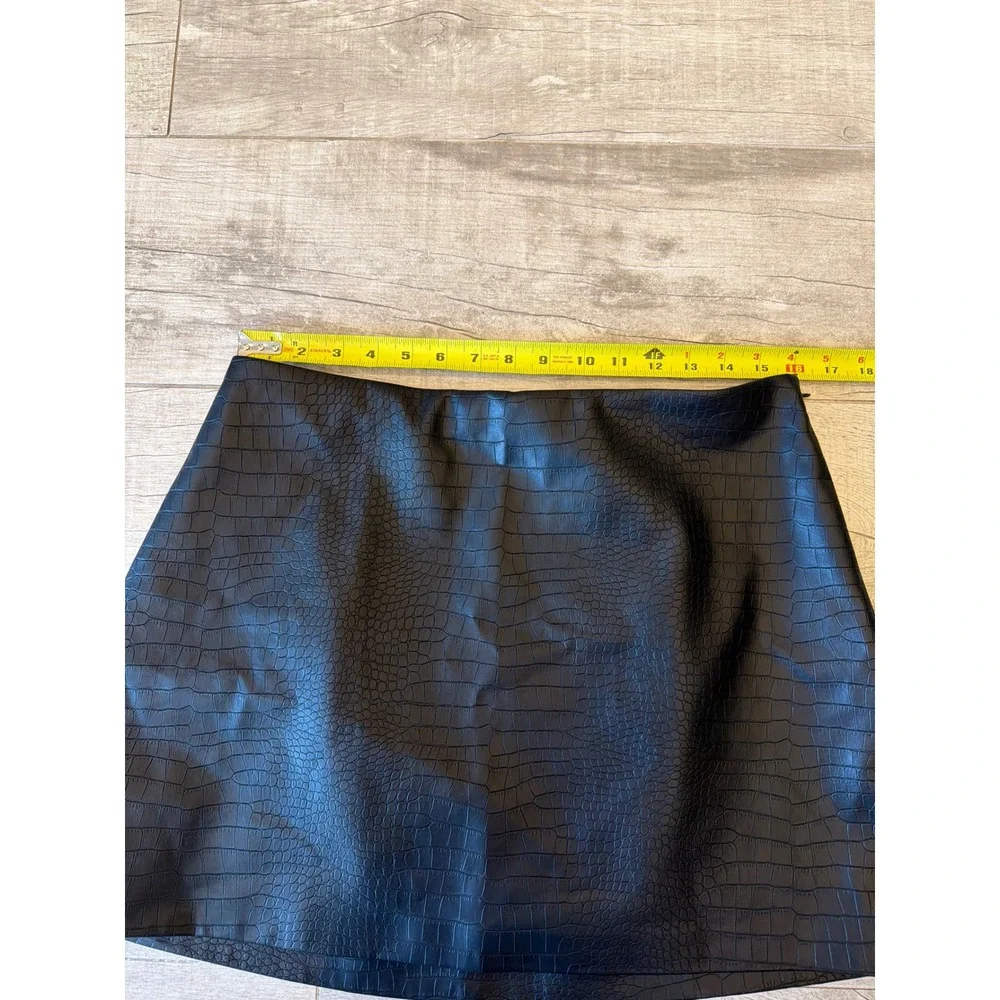 Abercrombie & Fitch The AF Scarlett Curve Love Mini Skort Ultra High Rise Black